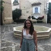 Educadora de apoyo escolar en la materia de Lengua